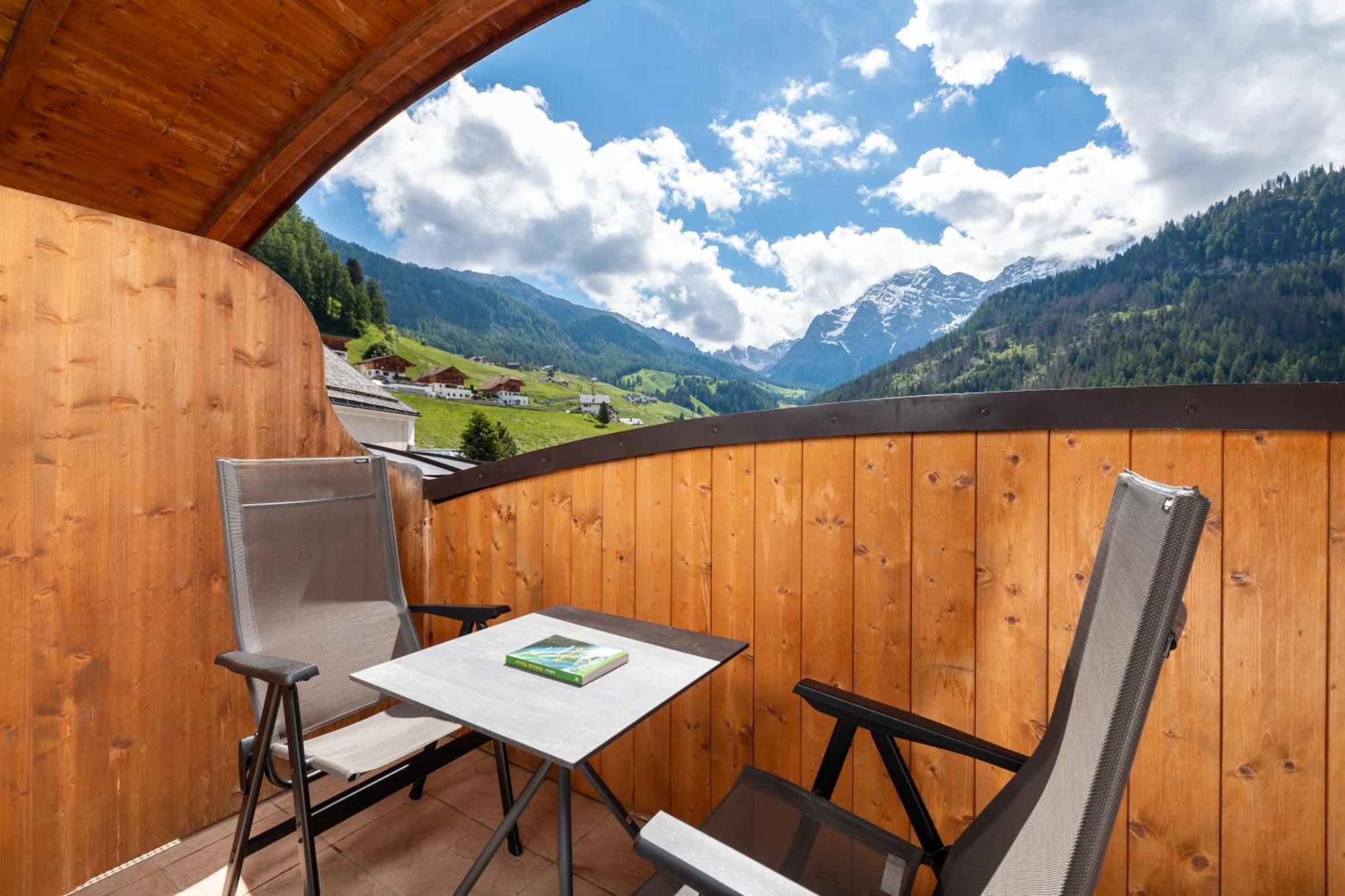 Hotel Alpenrose Dolomites La Valle Exteriér fotografie