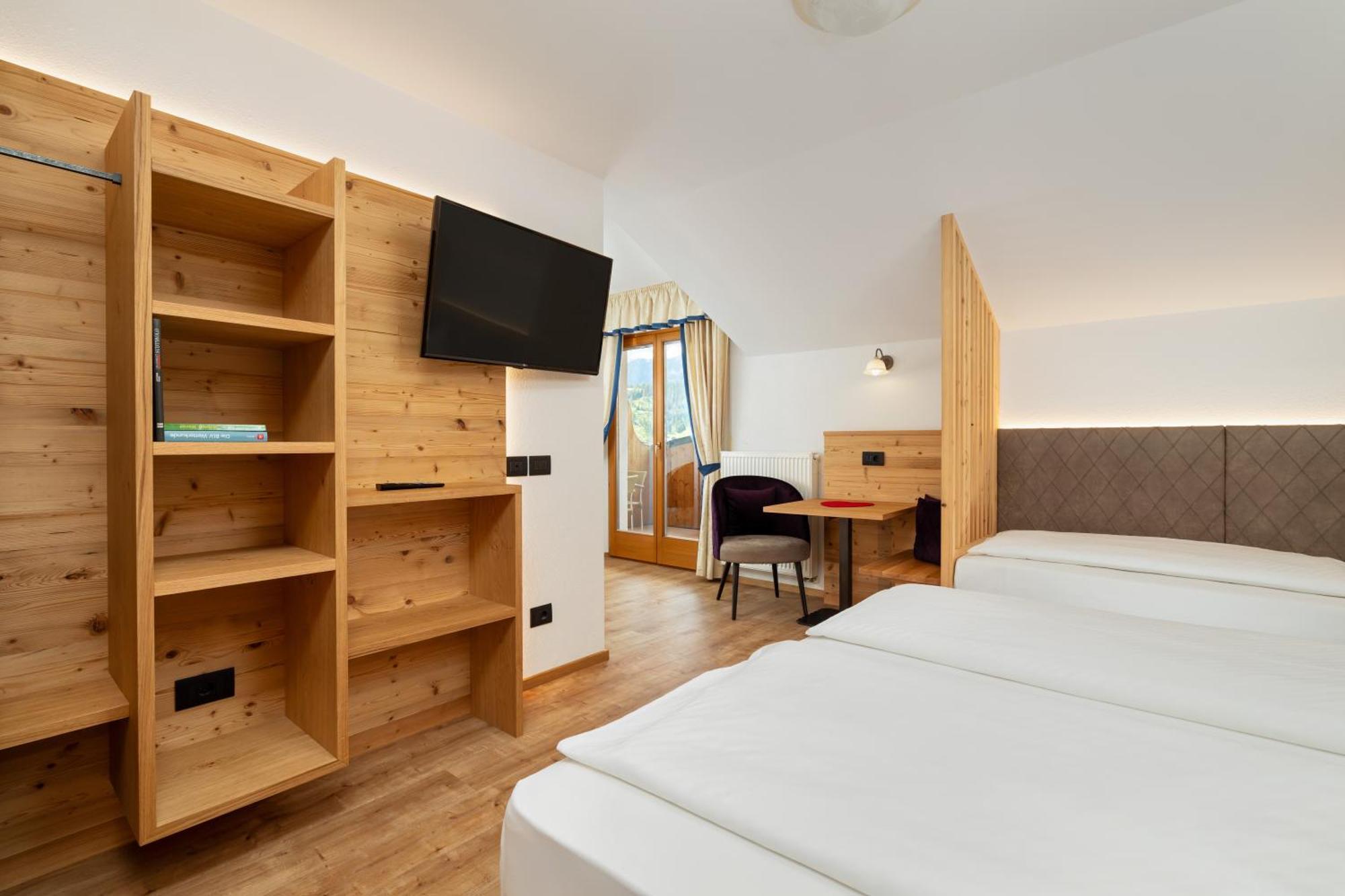 Hotel Alpenrose Dolomites La Valle Exteriér fotografie