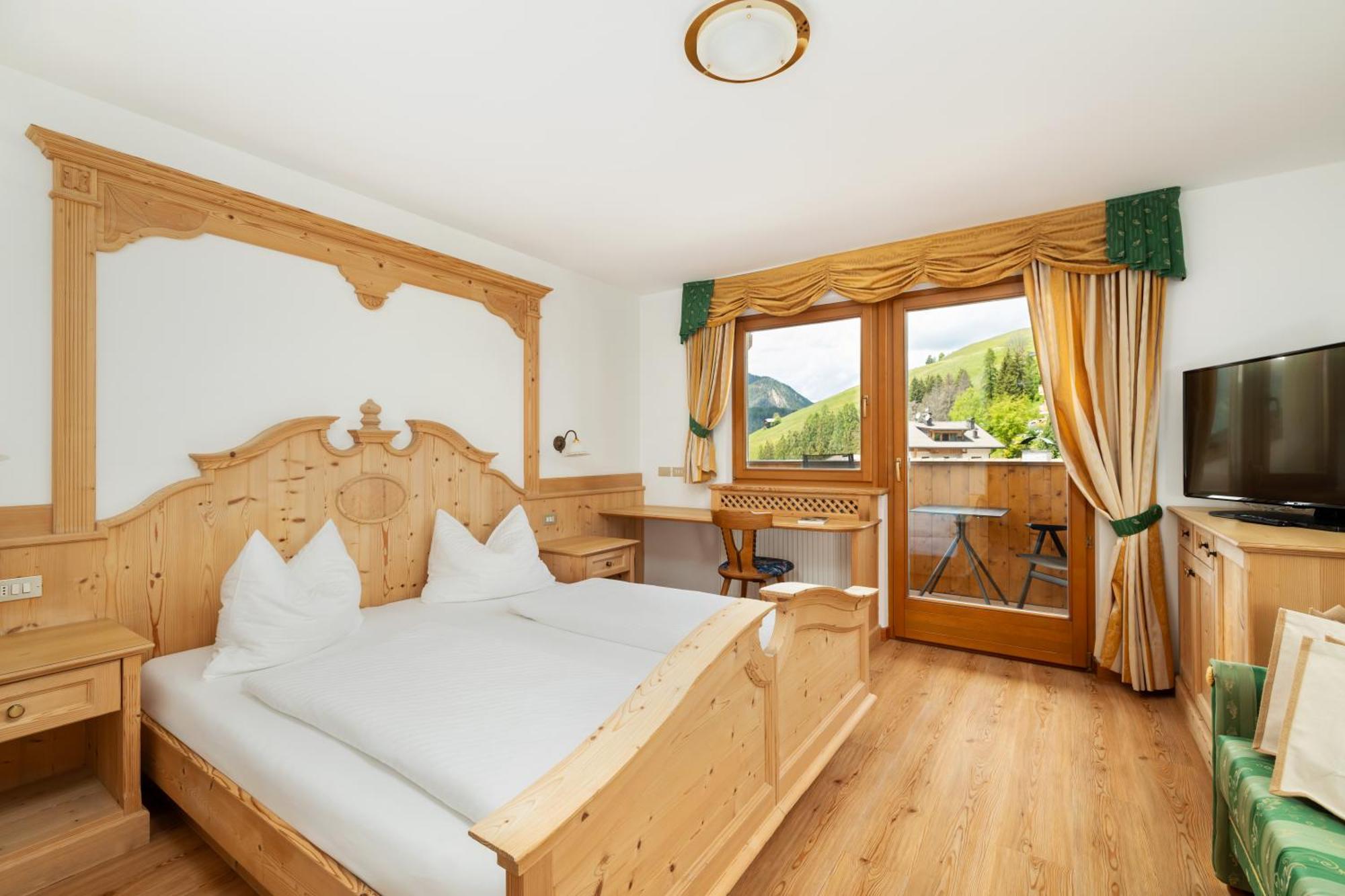 Hotel Alpenrose Dolomites La Valle Exteriér fotografie