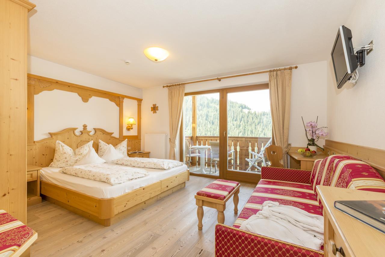 Hotel Alpenrose Dolomites La Valle Exteriér fotografie